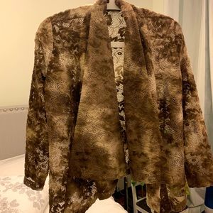 BIANCA NYGARD ombré  lace top 
floral motif or can be worn closed like a Wrap